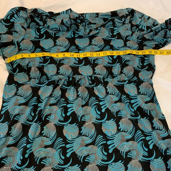 Shell and Brush Stroke Design Short Sleeve Tunic/Shirt - Picture 9 of 12